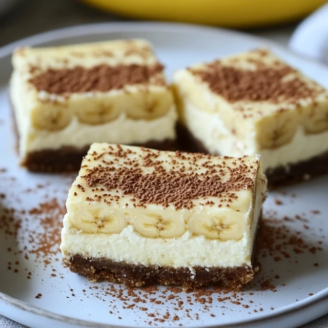 Banana cream cheesecake bars